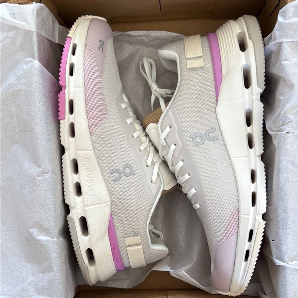 On Running White and Pink Cloudnova Form 2